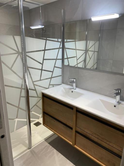 Appartement Atypique Et Fraichement Renove Saint-Vallier  Zewnętrze zdjęcie